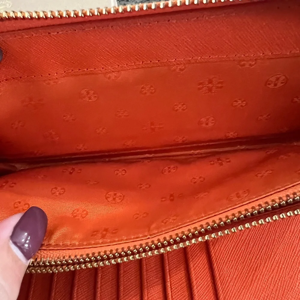 NWOT Tory Burch Orange Robinson Pebbled Zip Continental Wallet - Picture 3 of 6